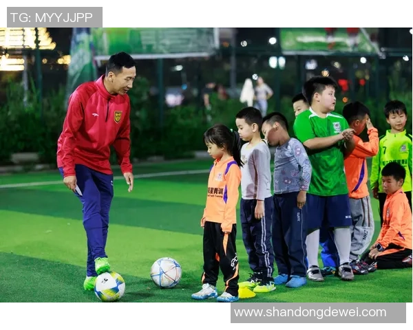 纵观足球史上群星闪耀时代辉煌与巨星引领绿茵场风云变幻